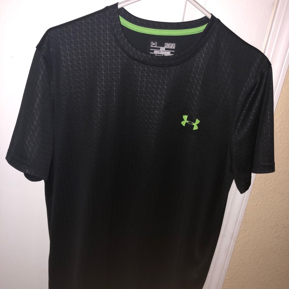 Black Under Armour shirt
